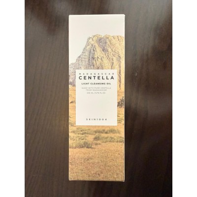 Madagascar centella light cleansing oil
